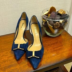 BCBGenration Navy Suede Pumps like new.